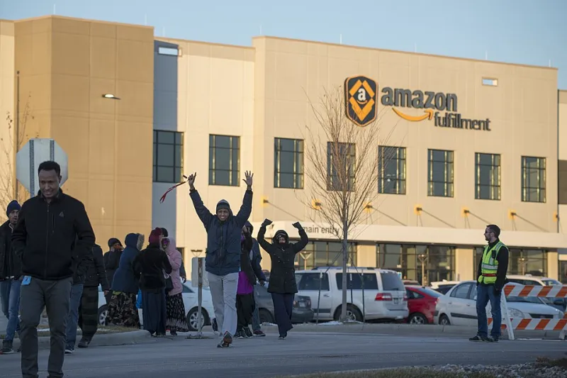 Small Boxes, Sharp Pencils: The Untold Economics of America's Pallet-Size Importers